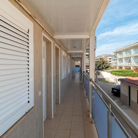 Apartamentos Denis Castelldefels Ngoại thất bức ảnh