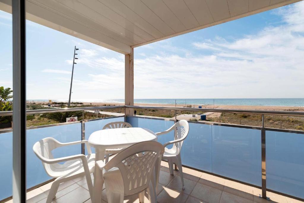 Apartamentos Denis Castelldefels Ngoại thất bức ảnh