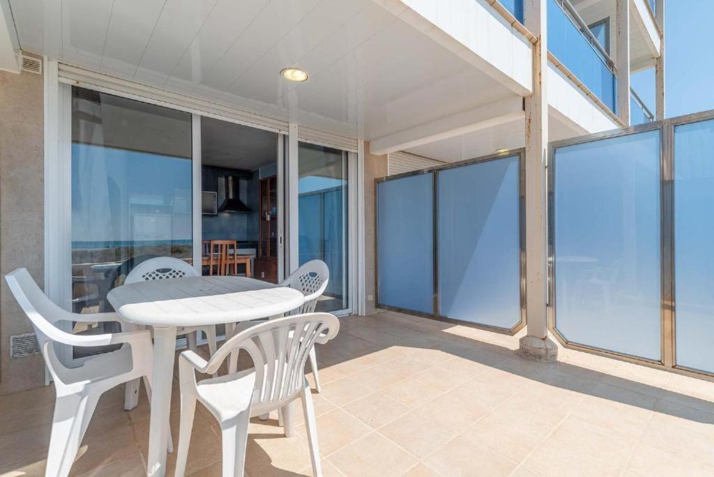 Apartamentos Denis Castelldefels Ngoại thất bức ảnh