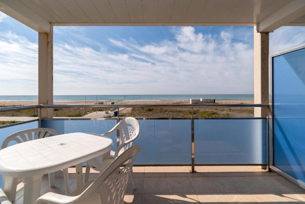 Apartamentos Denis Castelldefels Ngoại thất bức ảnh