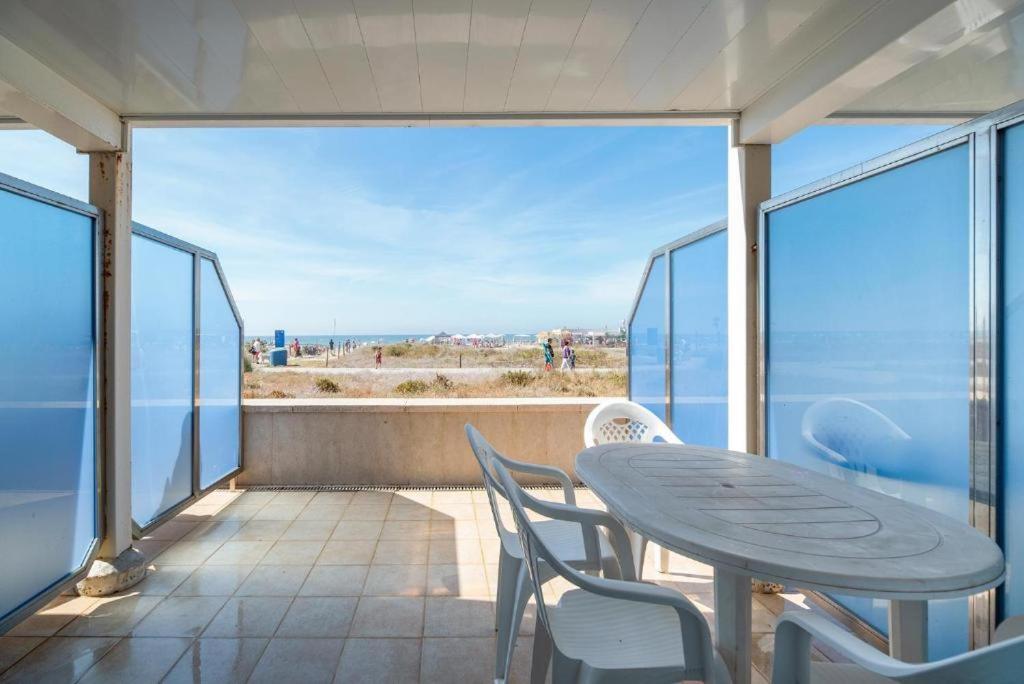 Apartamentos Denis Castelldefels Ngoại thất bức ảnh