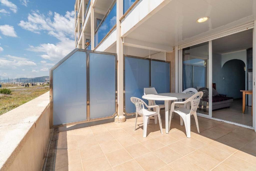 Apartamentos Denis Castelldefels Ngoại thất bức ảnh