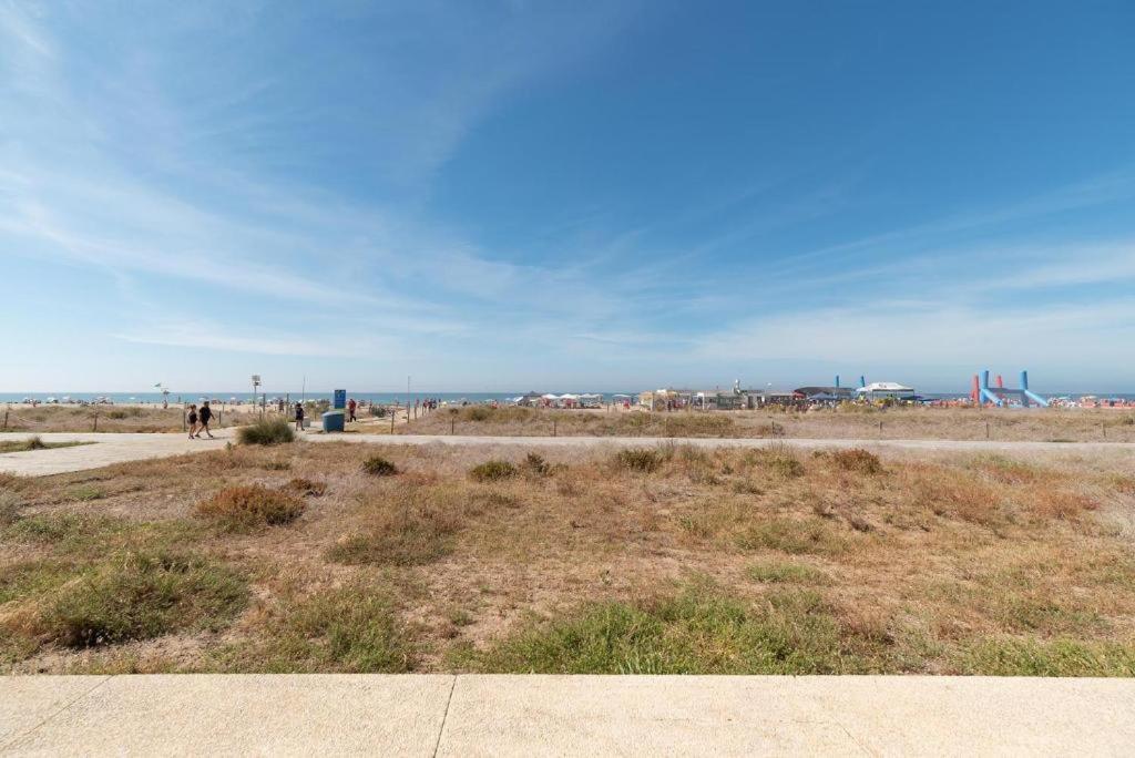 Apartamentos Denis Castelldefels Ngoại thất bức ảnh