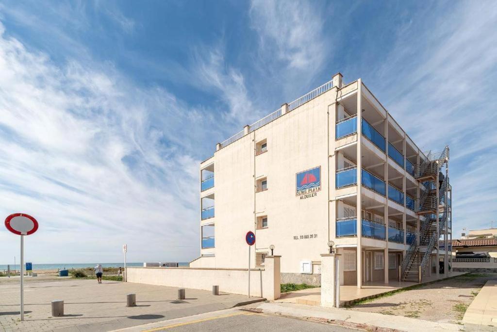 Apartamentos Denis Castelldefels Ngoại thất bức ảnh