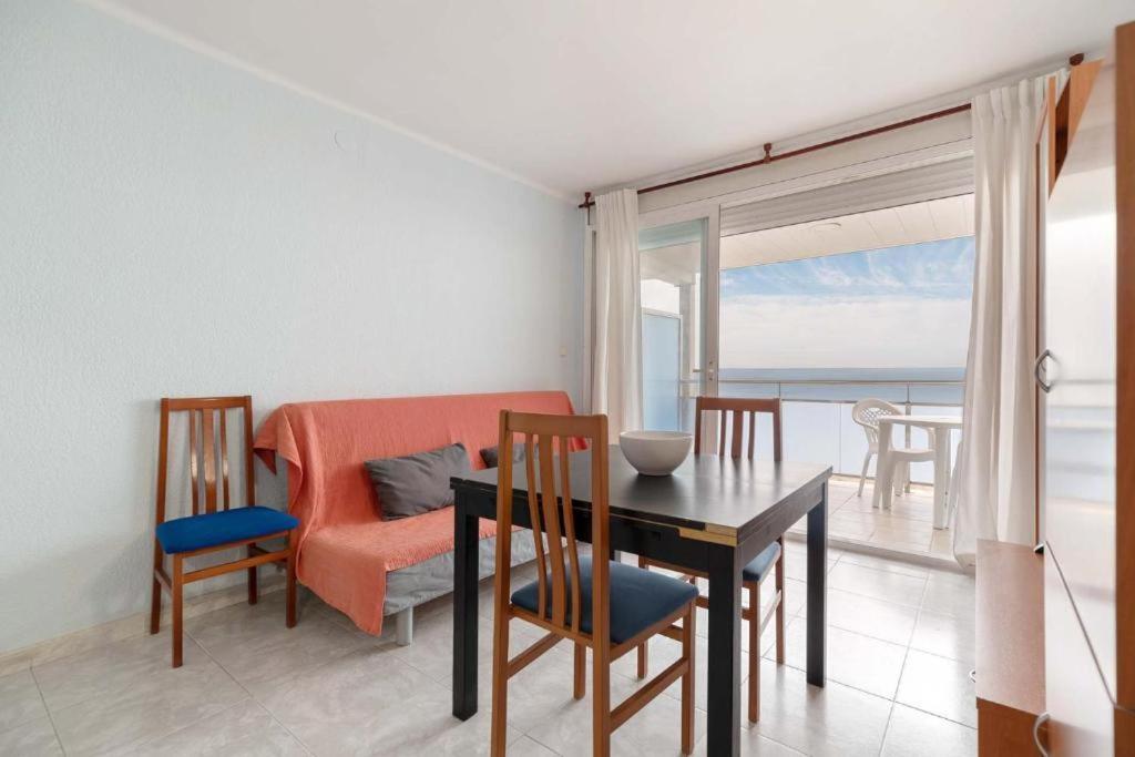 Apartamentos Denis Castelldefels Ngoại thất bức ảnh