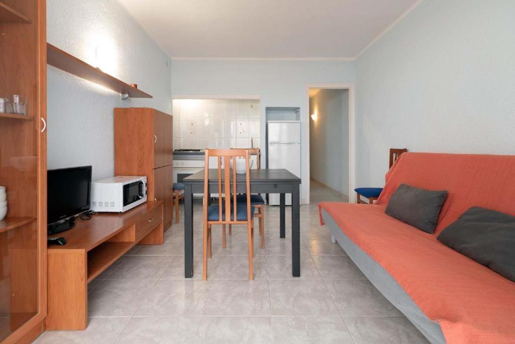 Apartamentos Denis Castelldefels Ngoại thất bức ảnh